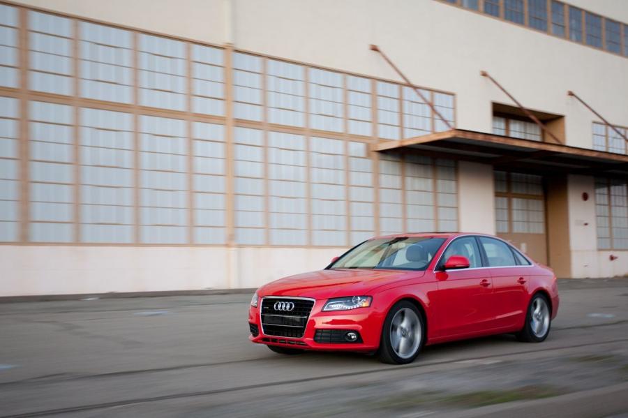  Audi A4 3.2 FSI Quattro Sedan (B8, 8K) 2007 года  (NA) (фото 9 из 32)